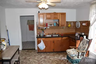 118 Fourth C Street, Marion, NC 28752 - Photo 9