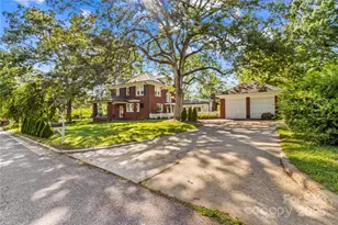 712 N Center Street N, Statesville, NC 28677 - Photo 3