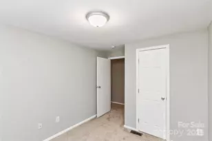 9464 Lexington Cir, Charlotte, NC 28213 - Photo 19