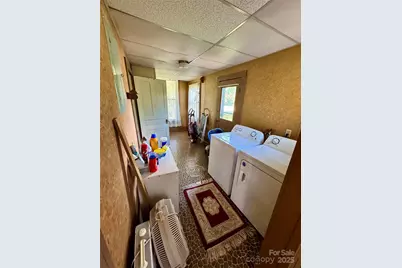 4689 Lakeview Acres Road, Valdese, NC 28690 - Photo 15