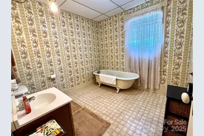 4689 Lakeview Acres Road, Valdese, NC 28690 - Photo 25