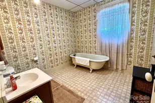 4689 Lakeview Acres Rd, Valdese, NC 28690 - Photo 25