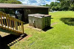 4689 Lakeview Acres Rd, Valdese, NC 28690 - Photo 9