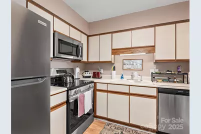 304 Abbey Circle, Asheville, NC 28805 - Photo 9