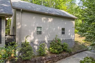 2 Candlestick Dr, Zirconia, NC 28790 - Photo 41