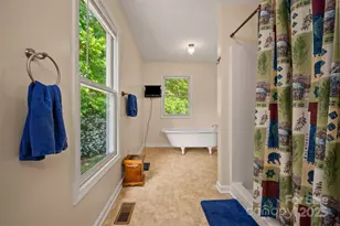 2 Candlestick Dr, Zirconia, NC 28790 - Photo 15