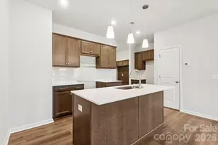 4750 Lakeview Road N, Charlotte, NC 28216 - Photo 5