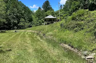 611 Johnson Hollow Rd, Bakersville, NC 28705 - Photo 25