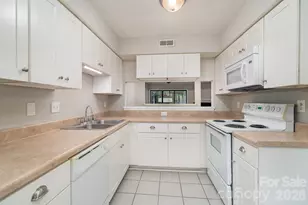 8005 Horse Chestnut Ln, Charlotte, NC 28277 - Photo 11