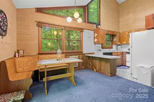 212 Saddle Ln, Deep Gap, NC 28618 - Photo 7