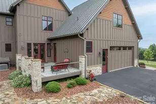 4862 Pinnacle Mountain Rd, Zirconia, NC 28790 - Photo 23