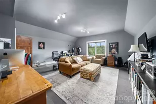 4862 Pinnacle Mountain Rd, Zirconia, NC 28790 - Photo 15