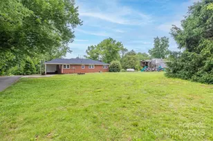 826 Jamestown Rd, Morganton, NC 28655 - Photo 19