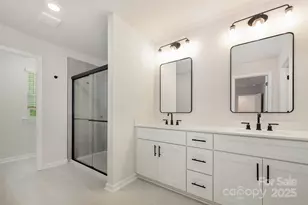 2027 Sadler Woods Ln, Charlotte, NC 28214 - Photo 13