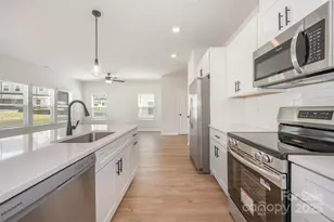 2031 Sadler Woods Ln, Charlotte, NC 28214 - Photo 7