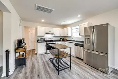 415 Kickapoo Avenue, Gastonia, NC 28056 - Photo 9