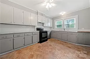 725 W Graham St, Shelby, NC 28150 - Photo 11