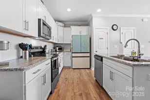 110 W Pine St, Lincolnton, NC 28092 - Photo 7