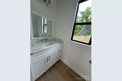 804 3rd Street Place SW, Hickory, NC 28602 - Photo 5