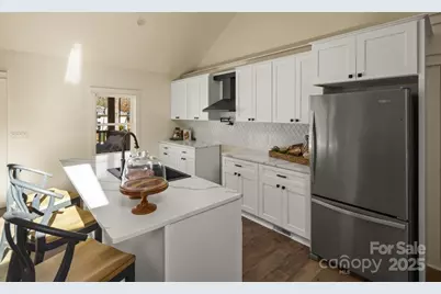 227 Ashmore Avenue, Hendersonville, NC 28791 - Photo 9