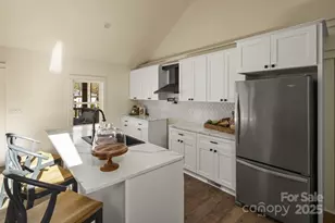 227 Ashmore Ave, Hendersonville, NC 28791 - Photo 9