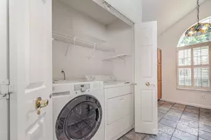 5884 Prescott Ct, Charlotte, NC 28269 - Photo 13