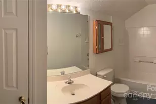 5884 Prescott Ct, Charlotte, NC 28269 - Photo 11