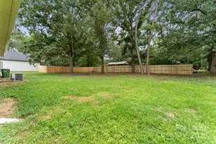 905 Clark St, Wingate, NC 28174 - Photo 15