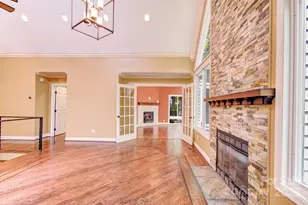 305 E High Point Ln, Hendersonville, NC 28791 - Photo 9