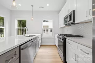 3924 Hager Dr, Charlotte, NC 28208 - Photo 5