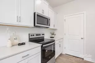 831 Adelston Ln, Asheville, NC 28804 - Photo 5