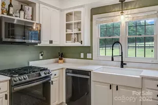 355 Night Lark Ln, Campobello, SC 29322 - Photo 13