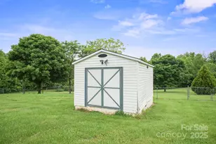 1670 Jamestown Rd, Morganton, NC 28655 - Photo 17