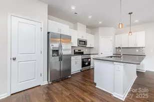 2039 Sadler Woods Ln, Charlotte, NC 28214 - Photo 5