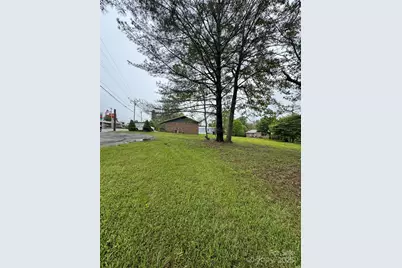 417 Cranberry Street, Newland, NC 28657 - Photo 17