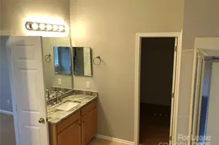 10938 Chamberlain Hall Ct, Charlotte, NC 28277 - Photo 15