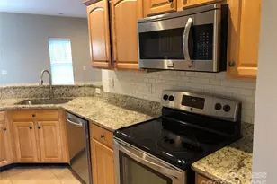 10938 Chamberlain Hall Ct, Charlotte, NC 28277 - Photo 3