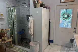 1895 Sandy Cir, Newton, NC 28658 - Photo 9