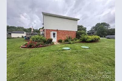 1895 Sandy Circle, Newton, NC 28658 - Photo 37