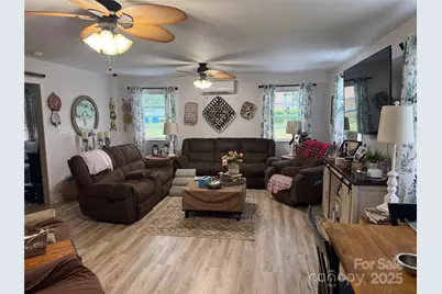 1895 Sandy Circle, Newton, NC 28658 - Photo 5