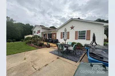 1895 Sandy Circle, Newton, NC 28658 - Photo 3