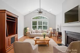 10875 Casetta Dr, Matthews, NC 28105 - Photo 3