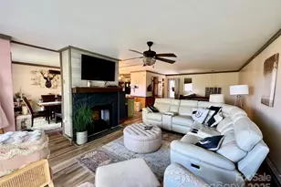 367 Skyleaf Dr, Sugar Mountain, NC 28604 - Photo 5