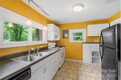 113 4th Street, Black Mountain, NC 28711 - Photo 11