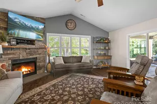 10 Gray Wolf Ln, Hendersonville, NC 28792 - Photo 17