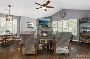 10 Gray Wolf Ln, Hendersonville, NC 28792 - Photo 19