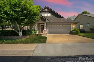 10 Gray Wolf Ln, Hendersonville, NC 28792 - Photo 5