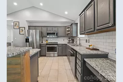 10 Gray Wolf Lane, Hendersonville, NC 28792 - Photo 3