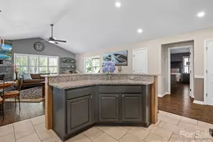 10 Gray Wolf Ln, Hendersonville, NC 28792 - Photo 15