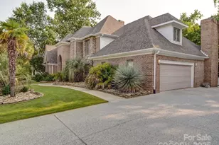 15708 Eagleview Dr, Charlotte, NC 28278 - Photo 3